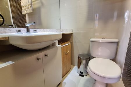 Apartamento à venda com 79m², 3 quartos e 2 vagas Apartamento à venda com 79m², 3 quartos e 2 vagasBanheiro da Suíte
