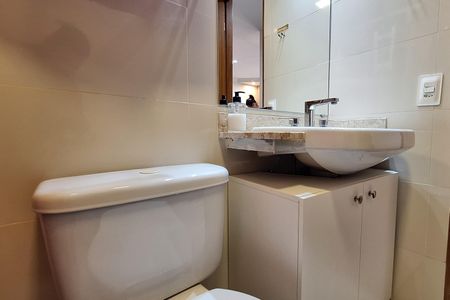 Apartamento à venda com 79m², 3 quartos e 2 vagas Apartamento à venda com 79m², 3 quartos e 2 vagasBanheiro