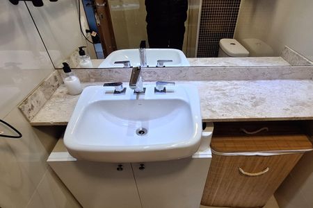Apartamento à venda com 79m², 3 quartos e 2 vagas Apartamento à venda com 79m², 3 quartos e 2 vagasBanheiro da Suíte