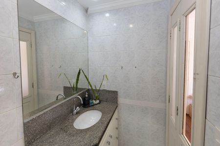 Apartamento para alugar com 142m², 3 quartos e 1 vaga Apartamento para alugar com 142m², 3 quartos e 1 vagaBanheiro da Suíte 1