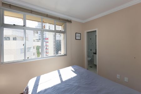 Apartamento para alugar com 142m², 3 quartos e 1 vaga Apartamento para alugar com 142m², 3 quartos e 1 vagaSuíte 1