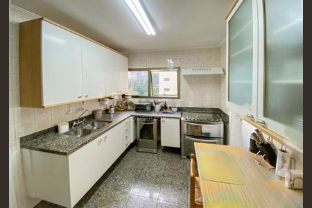 Apartamento à venda com 161m², 4 quartos e 3 vagas