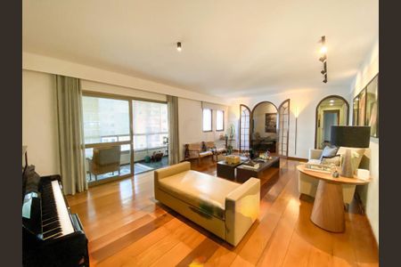 Apartamento à venda com 161m², 4 quartos e 3 vagas