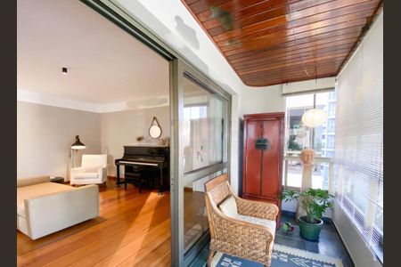 Apartamento à venda com 161m², 4 quartos e 3 vagas
