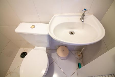 Banheiro de Serviço de apartamento para alugar com 2 quartos, 65m² em Vila Congonhas, São Paulo