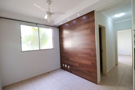 Sala de apartamento para alugar com 2 quartos, 45m² em Subsetor Leste - 5 (l-5), Ribeirão Preto