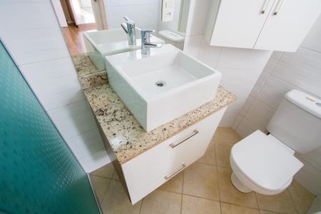 Apartamento à venda com 78m², 2 quartos e 2 vagas Apartamento à venda com 78m², 2 quartos e 2 vagasBanheiro do quarto 1