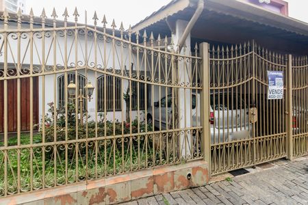 Casa à venda com 500m², 3 quartos e 2 vagasFachada - Placa Código WYNY-1660