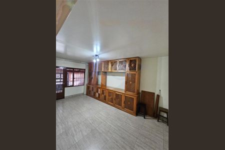 Casa à venda com 4 quartos, 225m² em Vila Miami, São Paulo