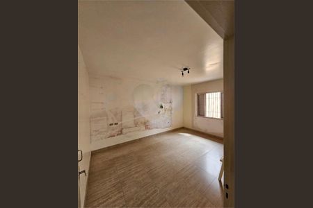 Casa à venda com 4 quartos, 225m² em Vila Miami, São Paulo