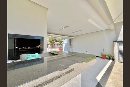 Casa para alugar com 195m², 3 quartos e 2 vagas Casa para alugar com 195m², 3 quartos e 2 vagasÁrea externa