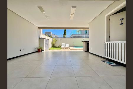 Garagem de casa para alugar com 3 quartos, 195m² em Vale Ville, Gravataí