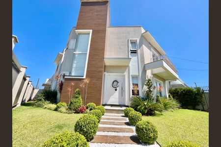 Casa para alugar com 195m², 3 quartos e 2 vagas Casa para alugar com 195m², 3 quartos e 2 vagasFachada