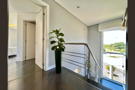Casa para alugar com 195m², 3 quartos e 2 vagas Casa para alugar com 195m², 3 quartos e 2 vagasEscada