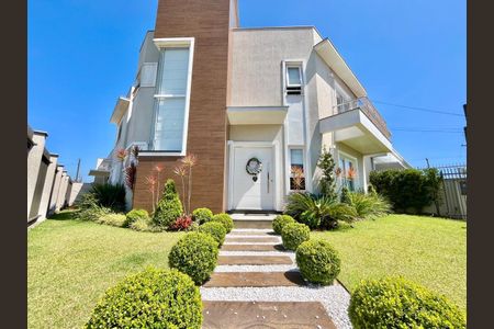Casa para alugar com 195m², 3 quartos e 2 vagas Casa para alugar com 195m², 3 quartos e 2 vagasFachada
