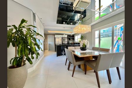 Casa para alugar com 195m², 3 quartos e 2 vagas Casa para alugar com 195m², 3 quartos e 2 vagasSala