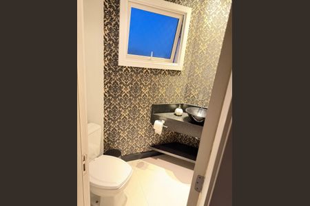 Casa para alugar com 195m², 3 quartos e 2 vagas Casa para alugar com 195m², 3 quartos e 2 vagasBanheiro
