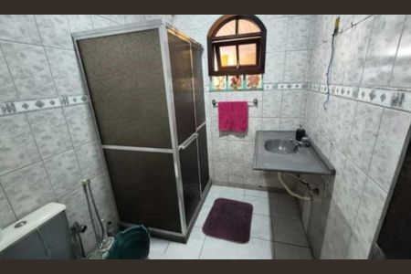 Casa à venda com 190m², 3 quartos e 1 vaga Casa à venda com 190m², 3 quartos e 1 vagaBanheiro