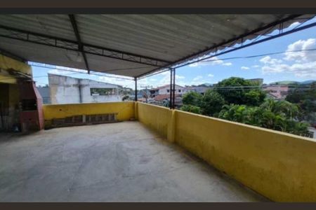 Casa à venda com 190m², 3 quartos e 1 vaga Casa à venda com 190m², 3 quartos e 1 vagaVaranda