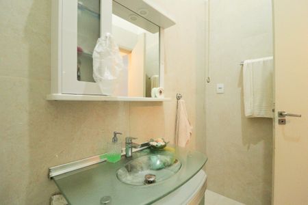 Casa à venda com 491m², 3 quartos e 8 vagasBanheiro Social