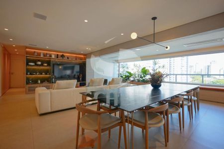 Apartamento à venda com 4 quartos, 250m² em Jardim Morumbi, São Paulo