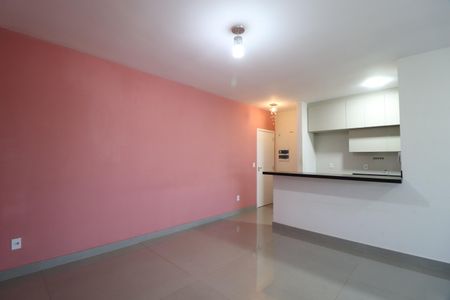 Apartamento para alugar com 1106m², 3 quartos e 1 vagaSala