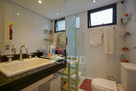 Apartamento à venda com 240m², 4 quartos e 4 vagas