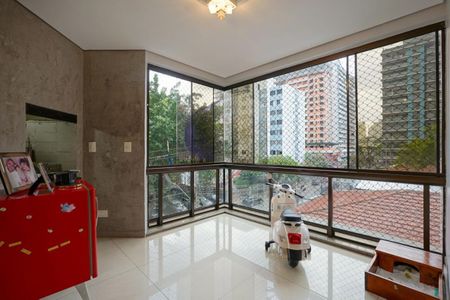 Apartamento à venda com 240m², 4 quartos e 4 vagas