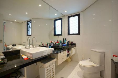 Apartamento à venda com 240m², 4 quartos e 4 vagas