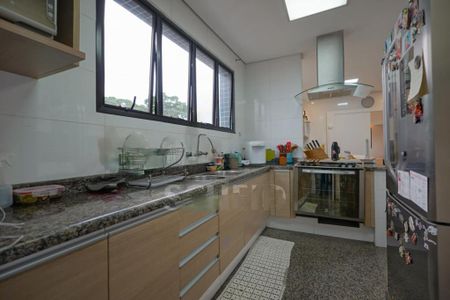Apartamento à venda com 240m², 4 quartos e 4 vagas