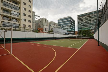 Apartamento à venda com 240m², 4 quartos e 4 vagas