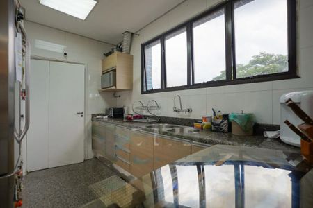Apartamento à venda com 240m², 4 quartos e 4 vagas