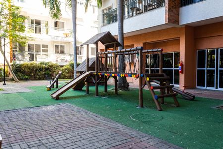 Apartamento à venda com 143m², 3 quartos e 1 vaga Apartamento à venda com 143m², 3 quartos e 1 vagaÁrea comum - Playground