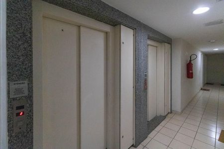 Apartamento à venda com 143m², 3 quartos e 1 vaga Apartamento à venda com 143m², 3 quartos e 1 vagaElevador