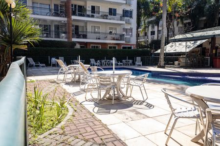 Apartamento à venda com 143m², 3 quartos e 1 vaga Apartamento à venda com 143m², 3 quartos e 1 vagaÁrea comum - Piscina