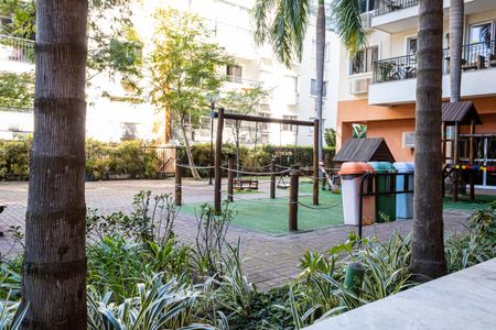 Apartamento à venda com 143m², 3 quartos e 1 vaga Apartamento à venda com 143m², 3 quartos e 1 vagaÁrea comum - Playground