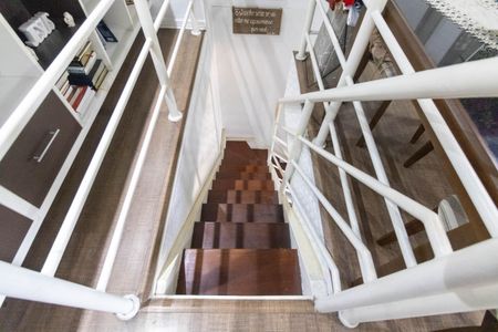 Apartamento à venda com 143m², 3 quartos e 1 vaga Apartamento à venda com 143m², 3 quartos e 1 vagaEscada