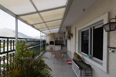 Apartamento à venda com 143m², 3 quartos e 1 vaga Apartamento à venda com 143m², 3 quartos e 1 vagaTerraço