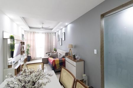 Apartamento à venda com 143m², 3 quartos e 1 vaga Apartamento à venda com 143m², 3 quartos e 1 vagaSala