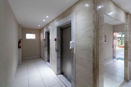 Apartamento à venda com 143m², 3 quartos e 1 vaga Apartamento à venda com 143m², 3 quartos e 1 vagaElevador