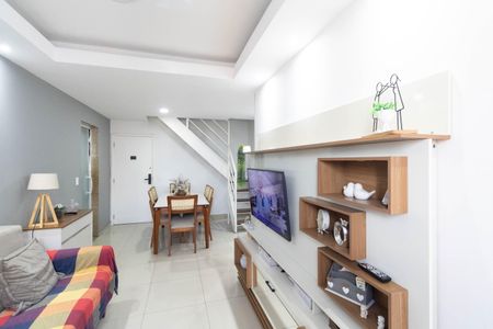 Apartamento à venda com 143m², 3 quartos e 1 vaga Apartamento à venda com 143m², 3 quartos e 1 vagaSala