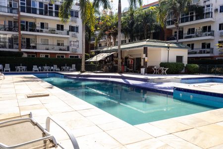 Apartamento à venda com 143m², 3 quartos e 1 vaga Apartamento à venda com 143m², 3 quartos e 1 vagaÁrea comum - Piscina