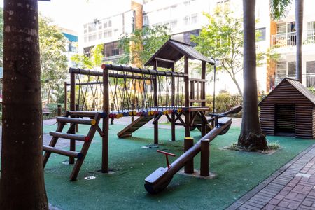 Apartamento à venda com 143m², 3 quartos e 1 vaga Apartamento à venda com 143m², 3 quartos e 1 vagaÁrea comum - Playground