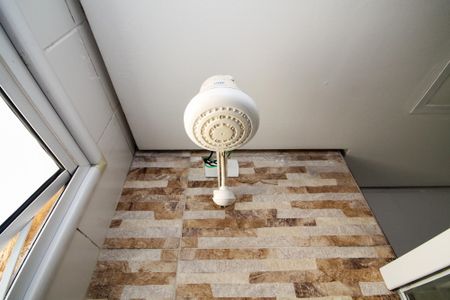 Apartamento para alugar com 48m², 2 quartos e 2 vagas Apartamento para alugar com 48m², 2 quartos e 2 vagasBanheiro