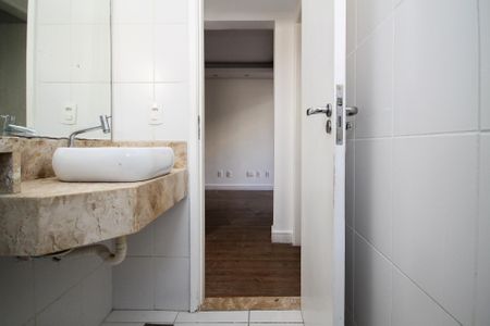 Apartamento para alugar com 48m², 2 quartos e 2 vagas Apartamento para alugar com 48m², 2 quartos e 2 vagasBanheiro