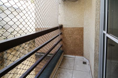 Varanda Sala de apartamento para alugar com 2 quartos, 48m² em Parque Rincao, Cotia
