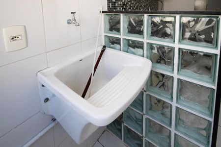 Apartamento para alugar com 48m², 2 quartos e 2 vagas Apartamento para alugar com 48m², 2 quartos e 2 vagasLavanderia