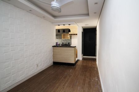 Sala de apartamento para alugar com 2 quartos, 48m² em Parque Rincao, Cotia