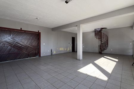 Casa para alugar com 300m², 2 quartos e 4 vagas Casa para alugar com 300m², 2 quartos e 4 vagasGaragem