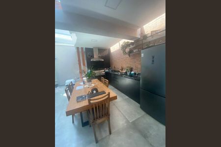 Casa à venda com 3 quartos, 100m² em Cidade Dutra, São Paulo